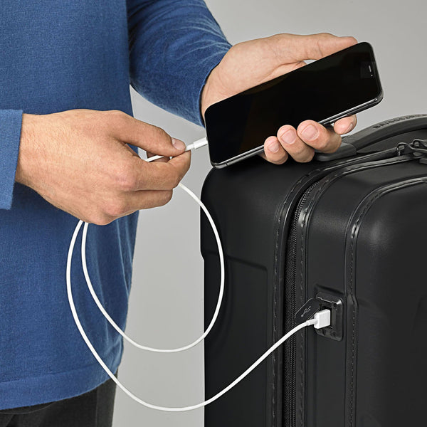 International 21" Carry-On Spinner - image43
